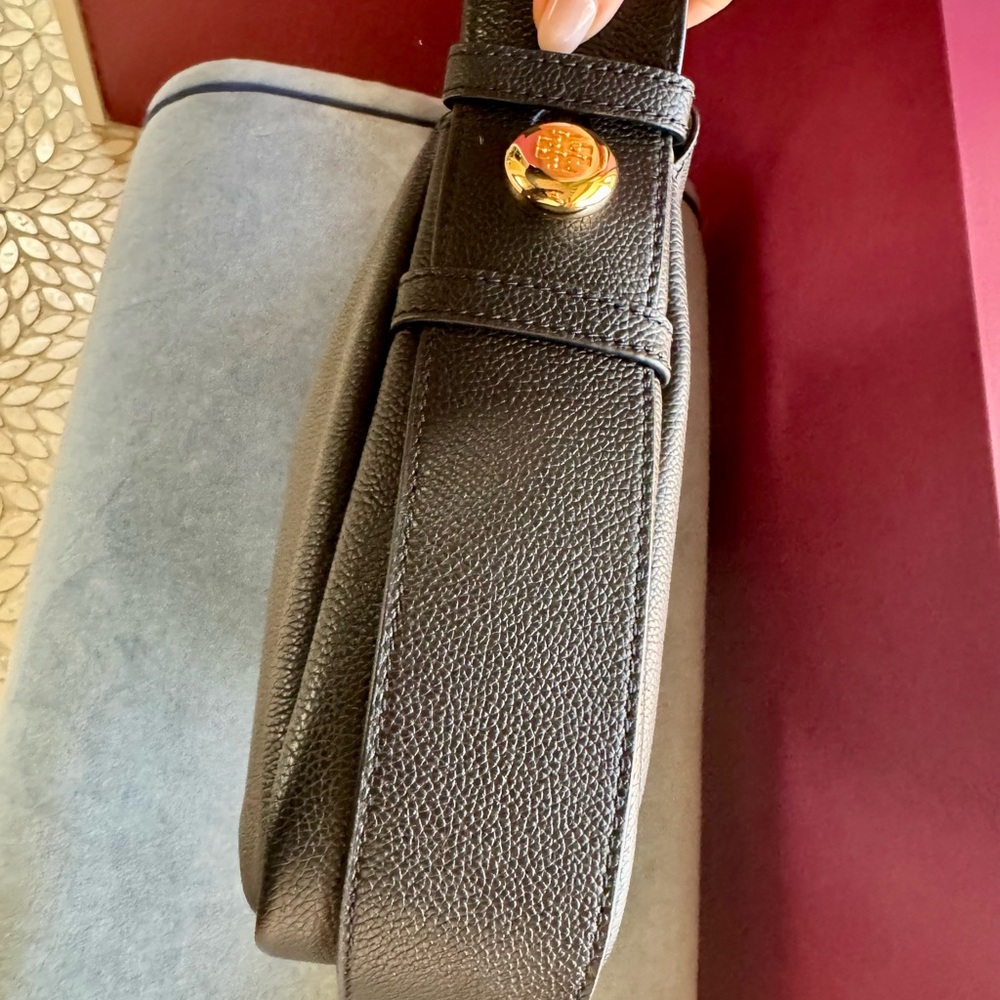 Authentic Tory Burch ROMY Black Shoulder Bag - Picture 16 of 16